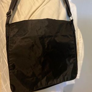 Soft shell, light weight messenger bag - Black